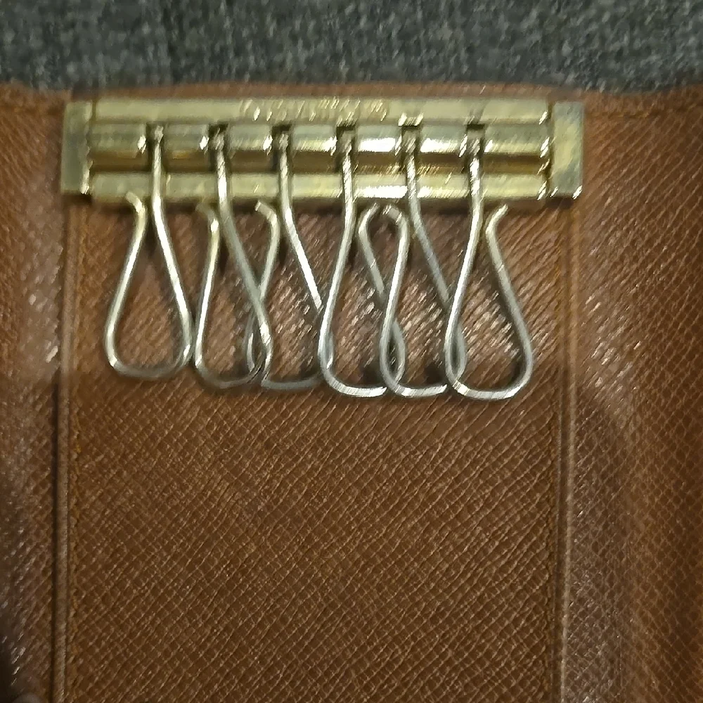 Louis Vuitton Brown Monogram Key Wallet - Picture 4 of 8